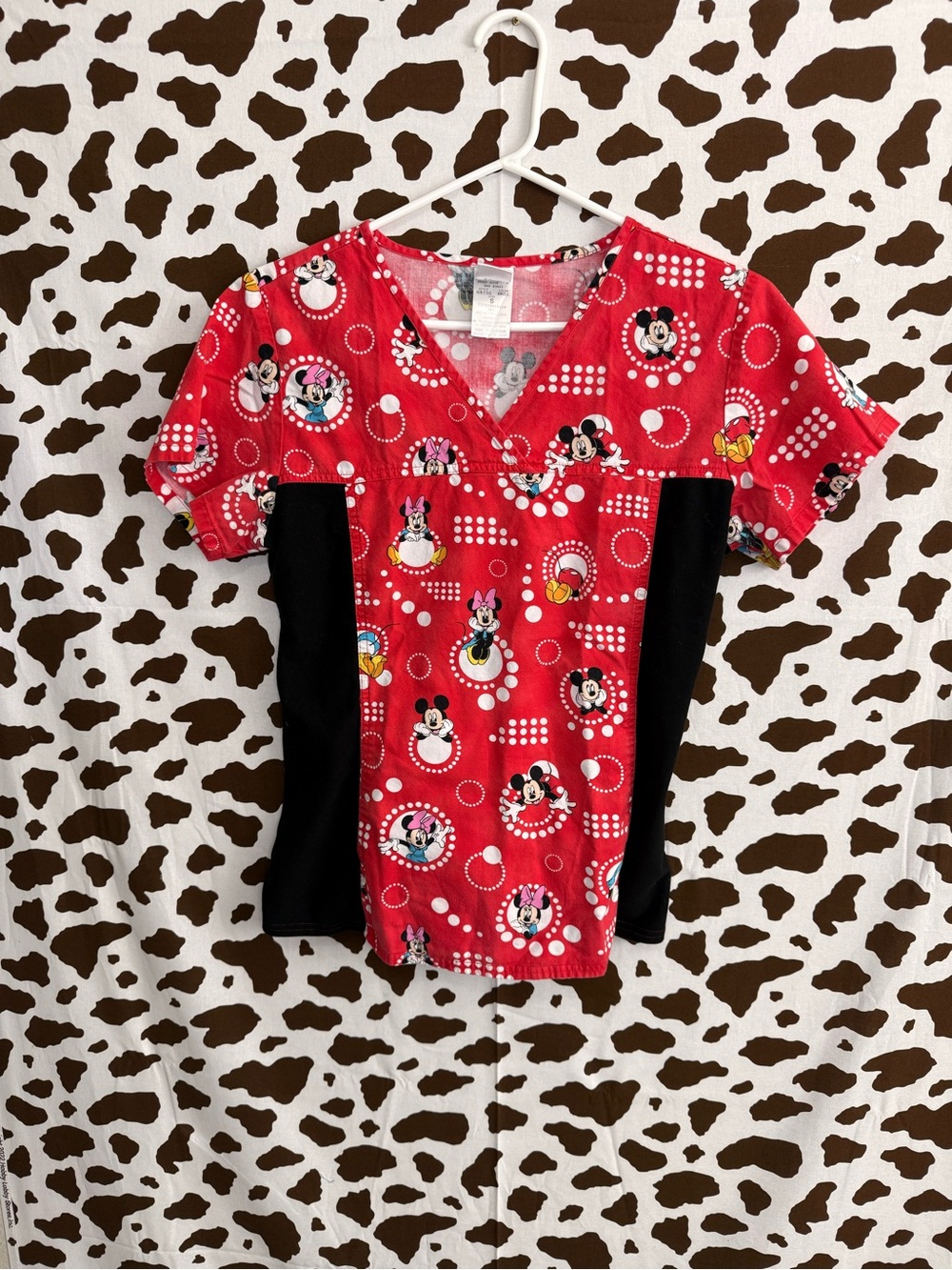 Disney Mickey Mouse Women's Medical Scrub Top V-Neck S Red/Black MPN 6875C